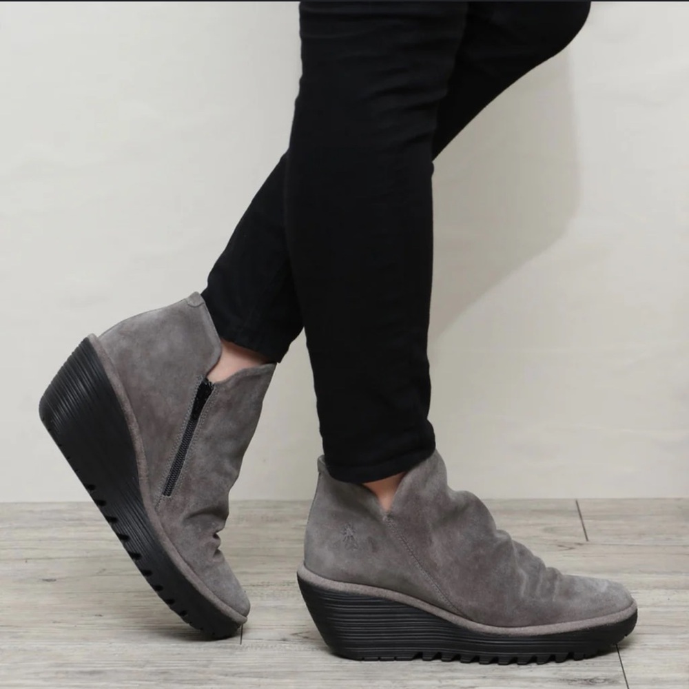 FLY LONDON YIP Diesel Oil Suede Booties